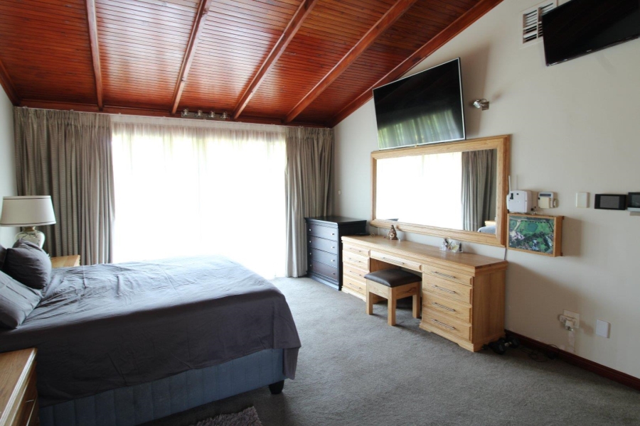 11 Bedroom Property for Sale in Van Der Hoff Park North West